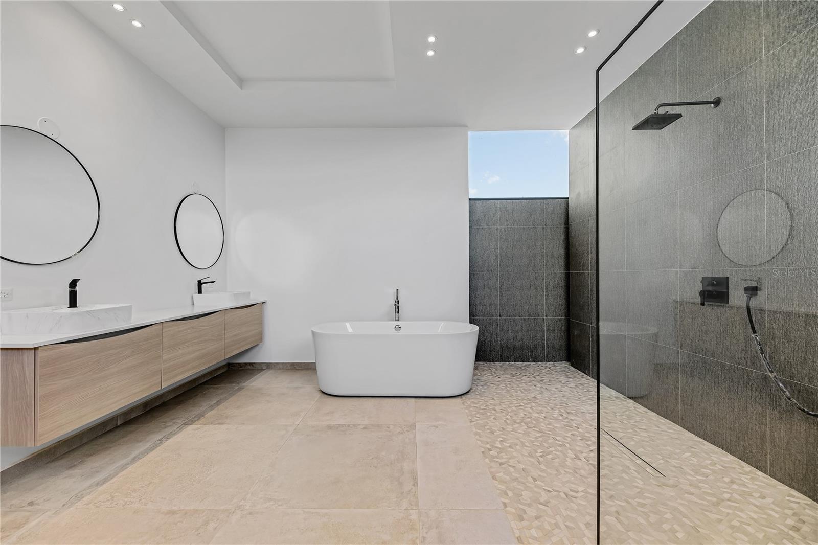 DORADO COUNTRY ESTATES - Residential