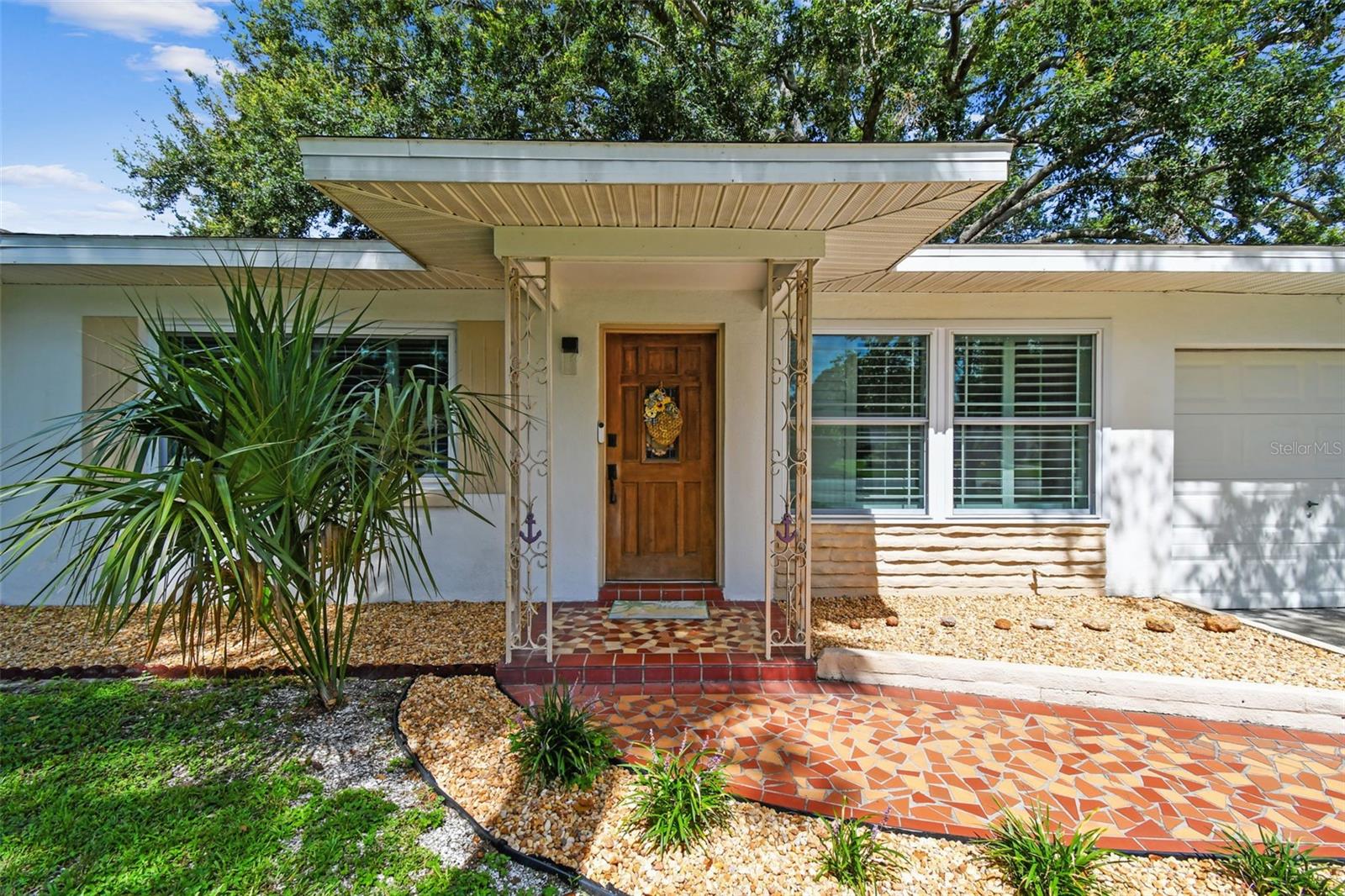 16 N COMET AVENUE
