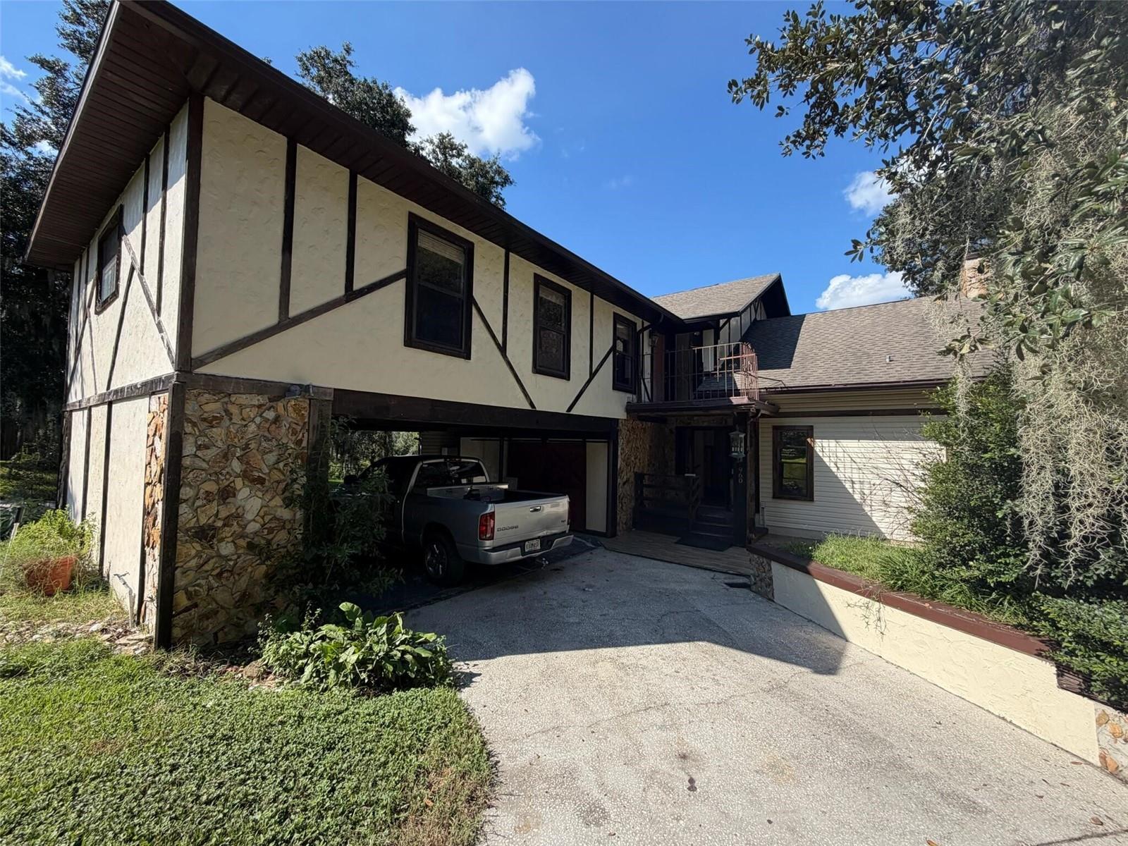 960 LAKE COVE TRAIL