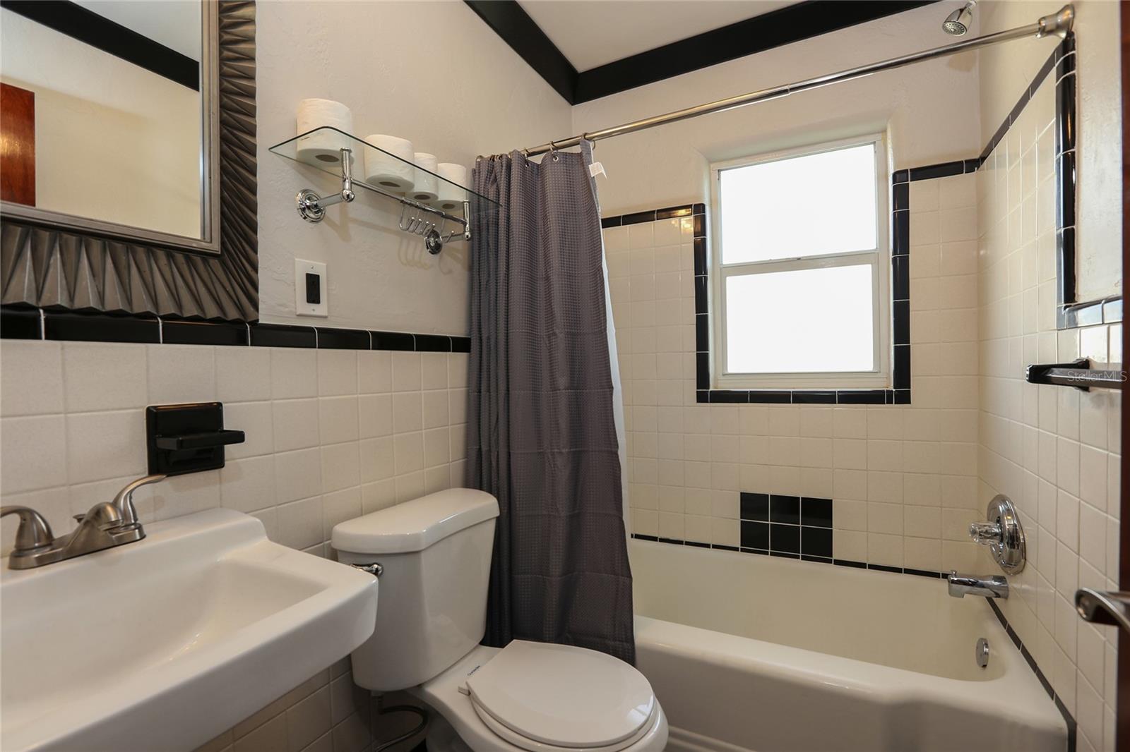 BUENA VISTA SHORES - Residential