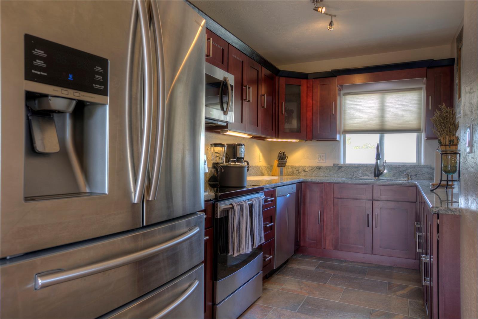 BUENA VISTA SHORES - Residential