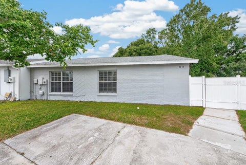 Photo of 1219 Mohrlake Drive, Brandon, FL 33511 (MLS # TB8555708)