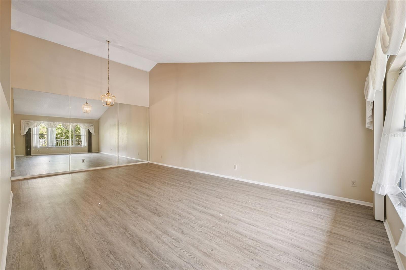 ON TOP OF THE WORLD - Residential