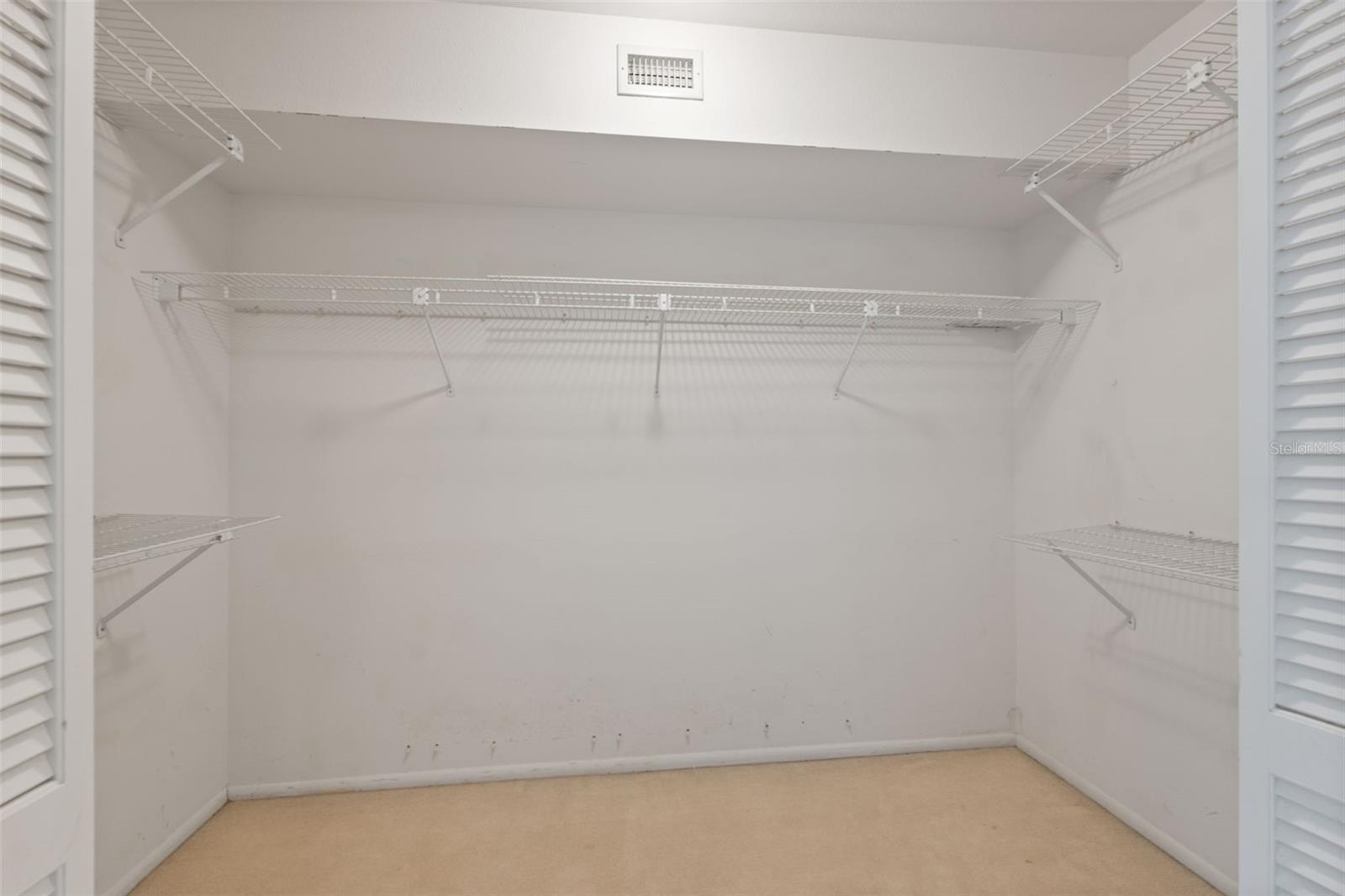 ON TOP OF THE WORLD - Residential