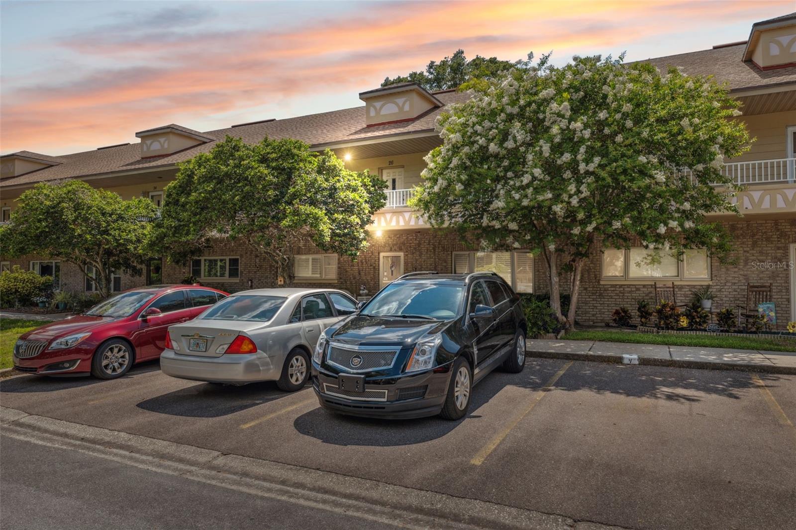 ON TOP OF THE WORLD - Residential