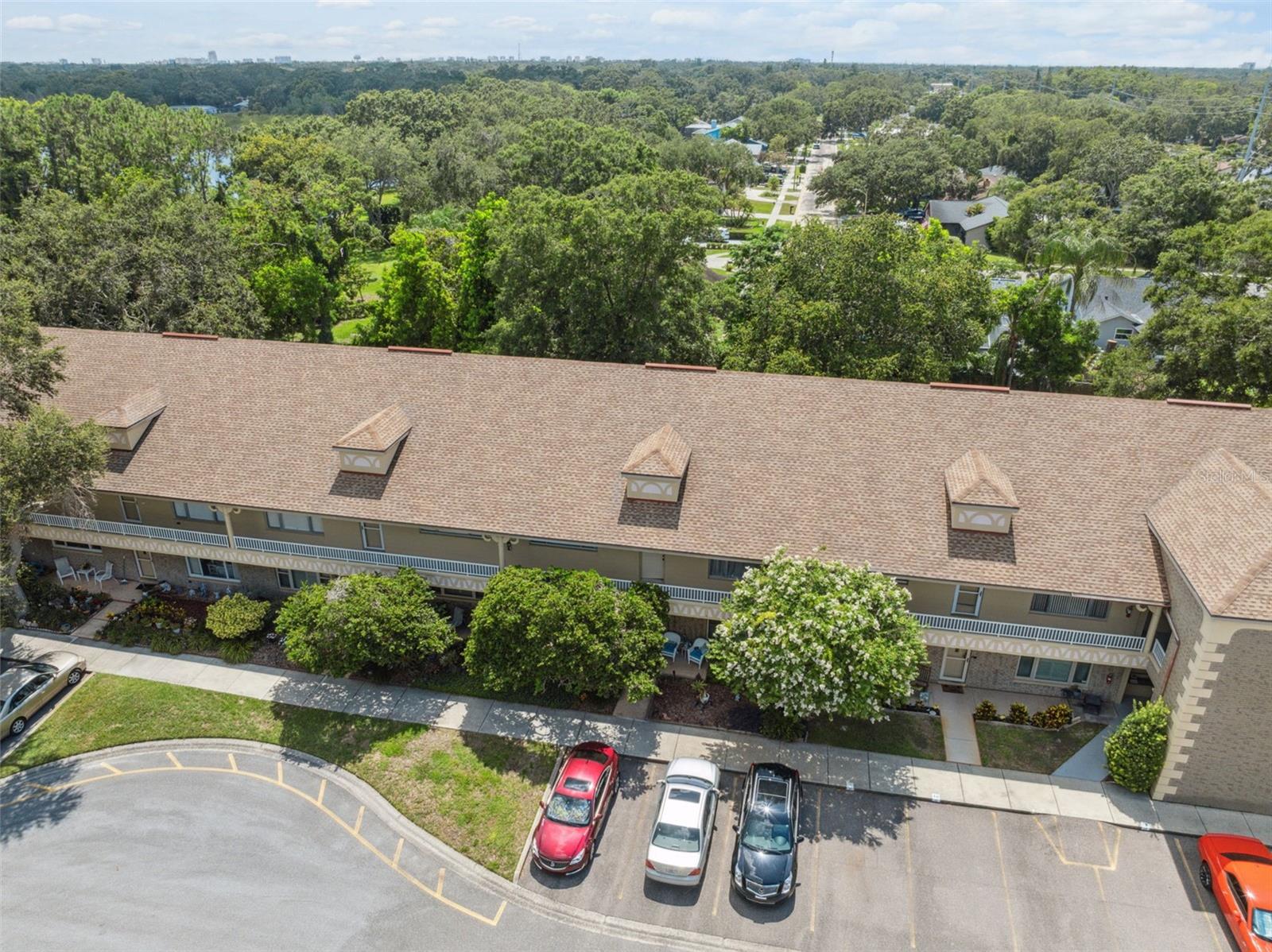 ON TOP OF THE WORLD - Residential