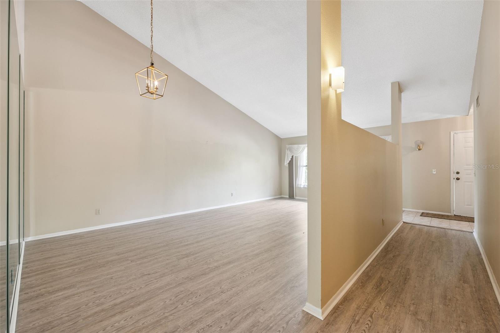 ON TOP OF THE WORLD - Residential