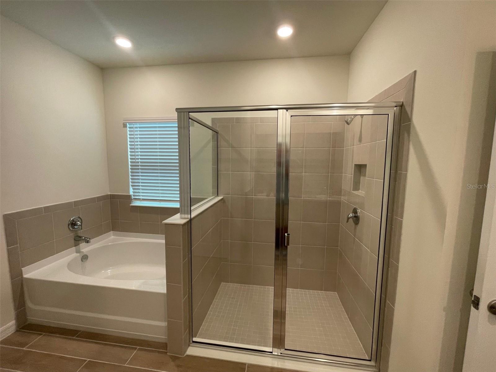 ARBOR GREENS - Residential Lease