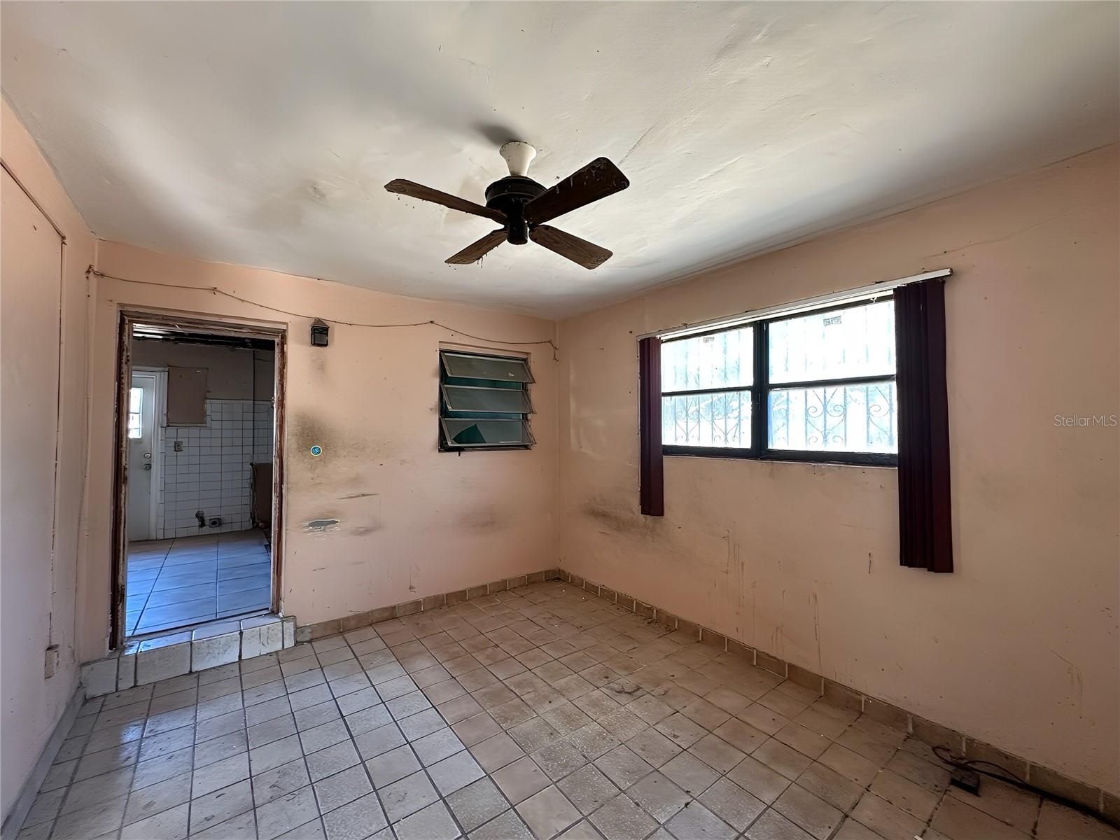 810 S SWINTON AVENUE