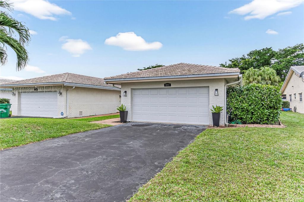 Photo of 3002 NW 103 Lane, Coral Springs, FL 33065 (MLS # OM715141)