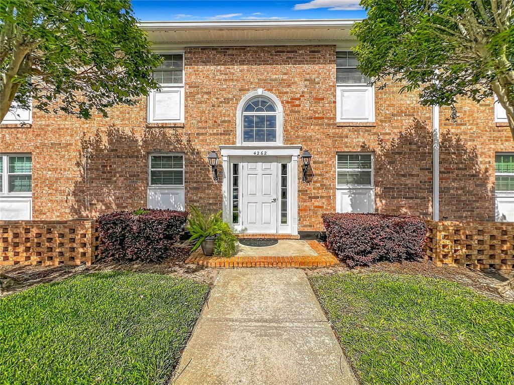 Photo of 4262 Lake Underhill Road #9C7, Orlando, FL 32803 (MLS # O6393319)