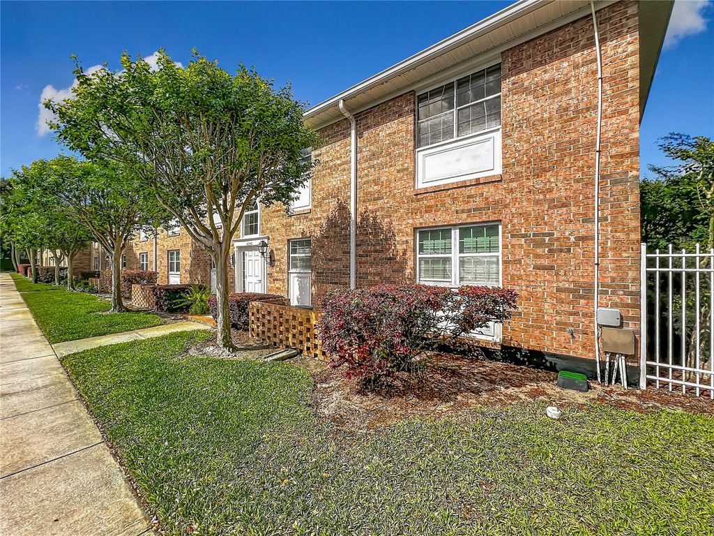 Photo of 4262 Lake Underhill Road #9C7, Orlando, FL 32803 (MLS # O6393319)