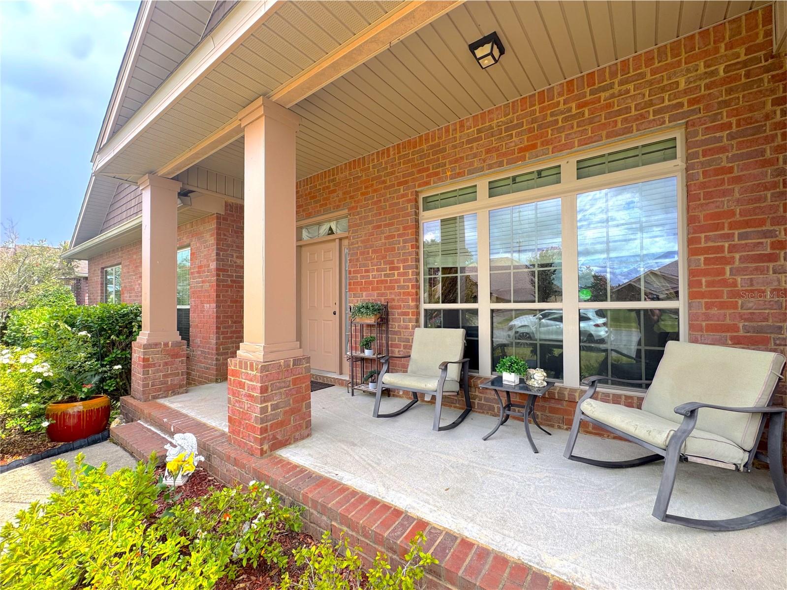 223 PARADISE PALM CIRCLE