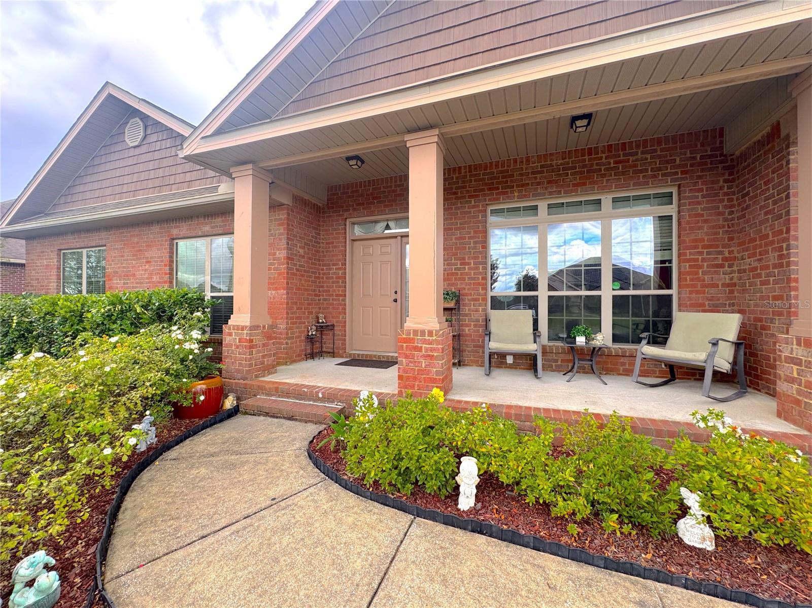 223 PARADISE PALM CIRCLE