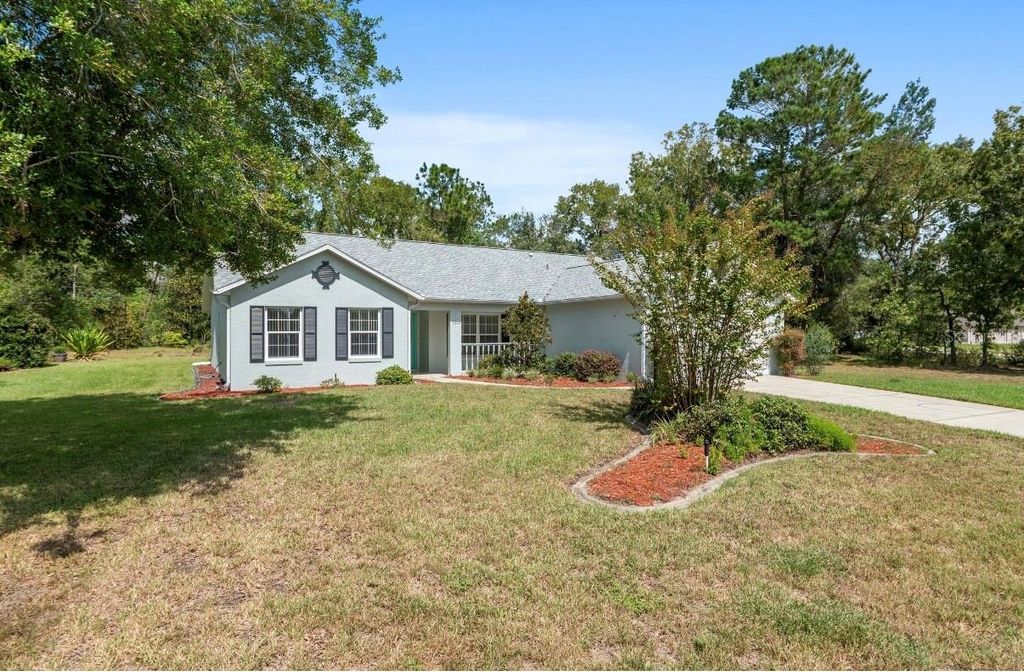 Photo of 5393 SW 109th Place Road, Ocala, FL 34476 (MLS # GC534484)