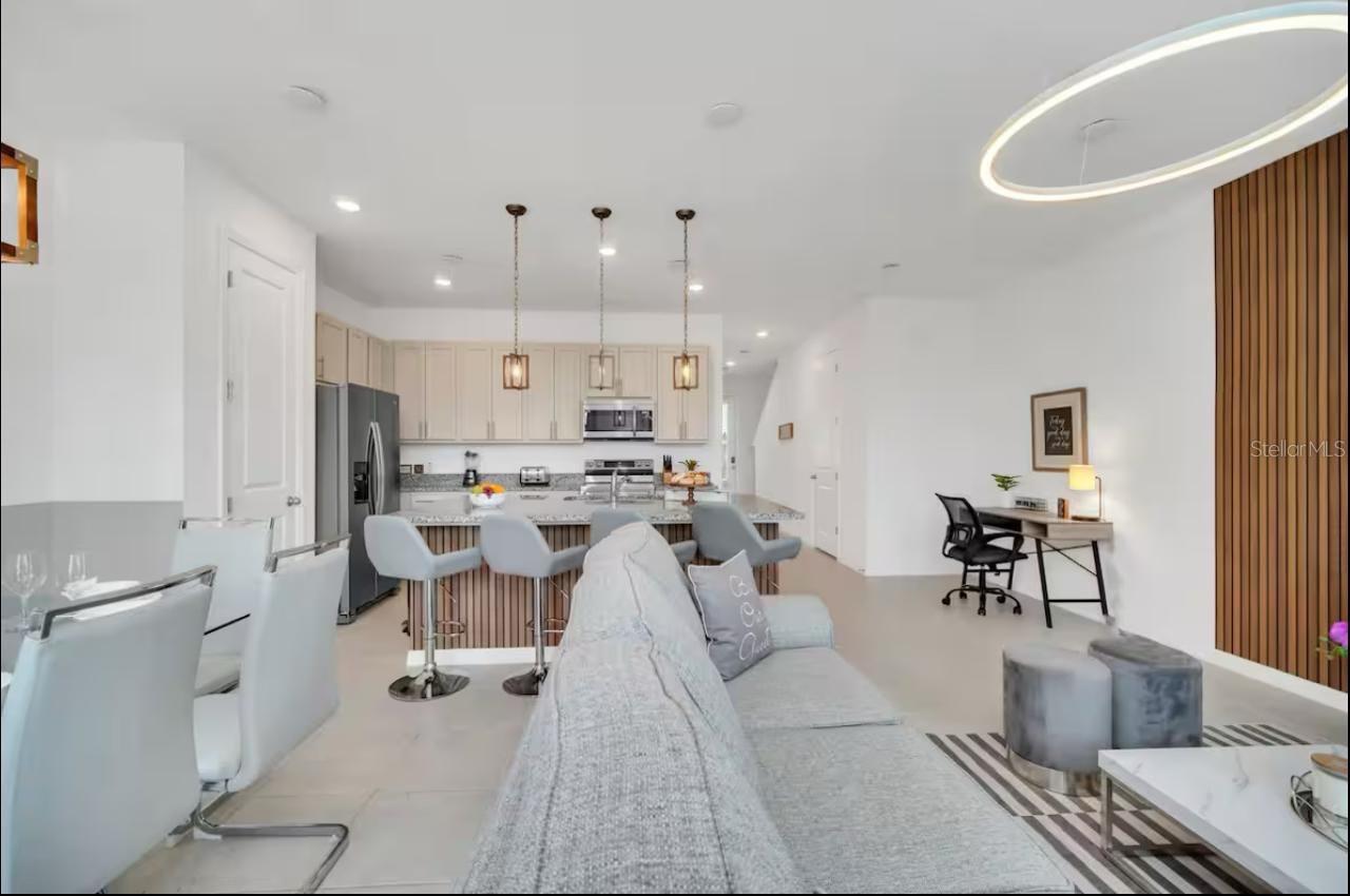 816 LONGBOAT DRIVE