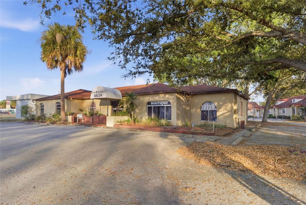 Photo of 9729 N Armenia Avenue, Tampa, FL 33612 (MLS # TB8485216)