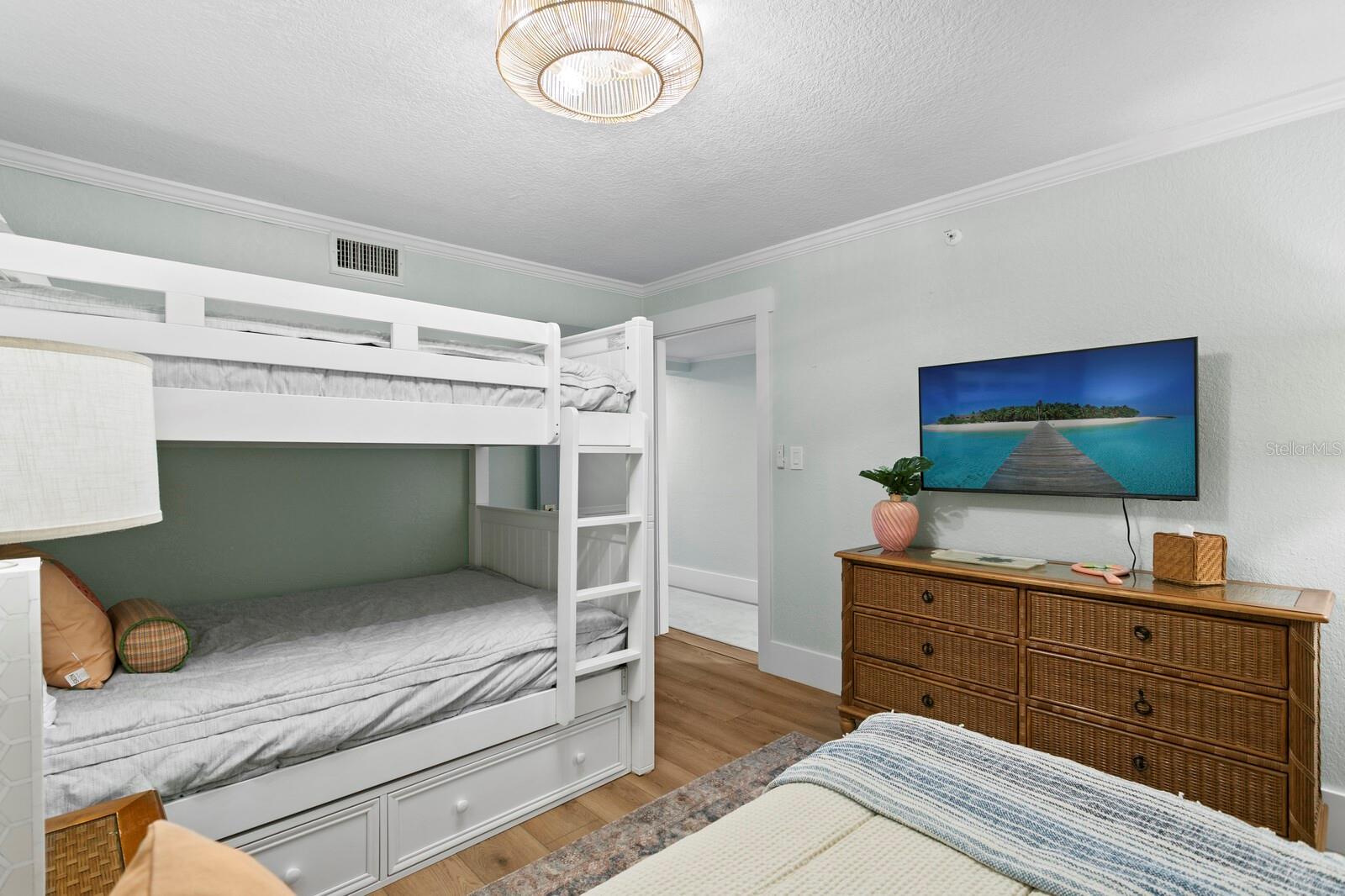 MARINERS LIGHT CONDO - Residential