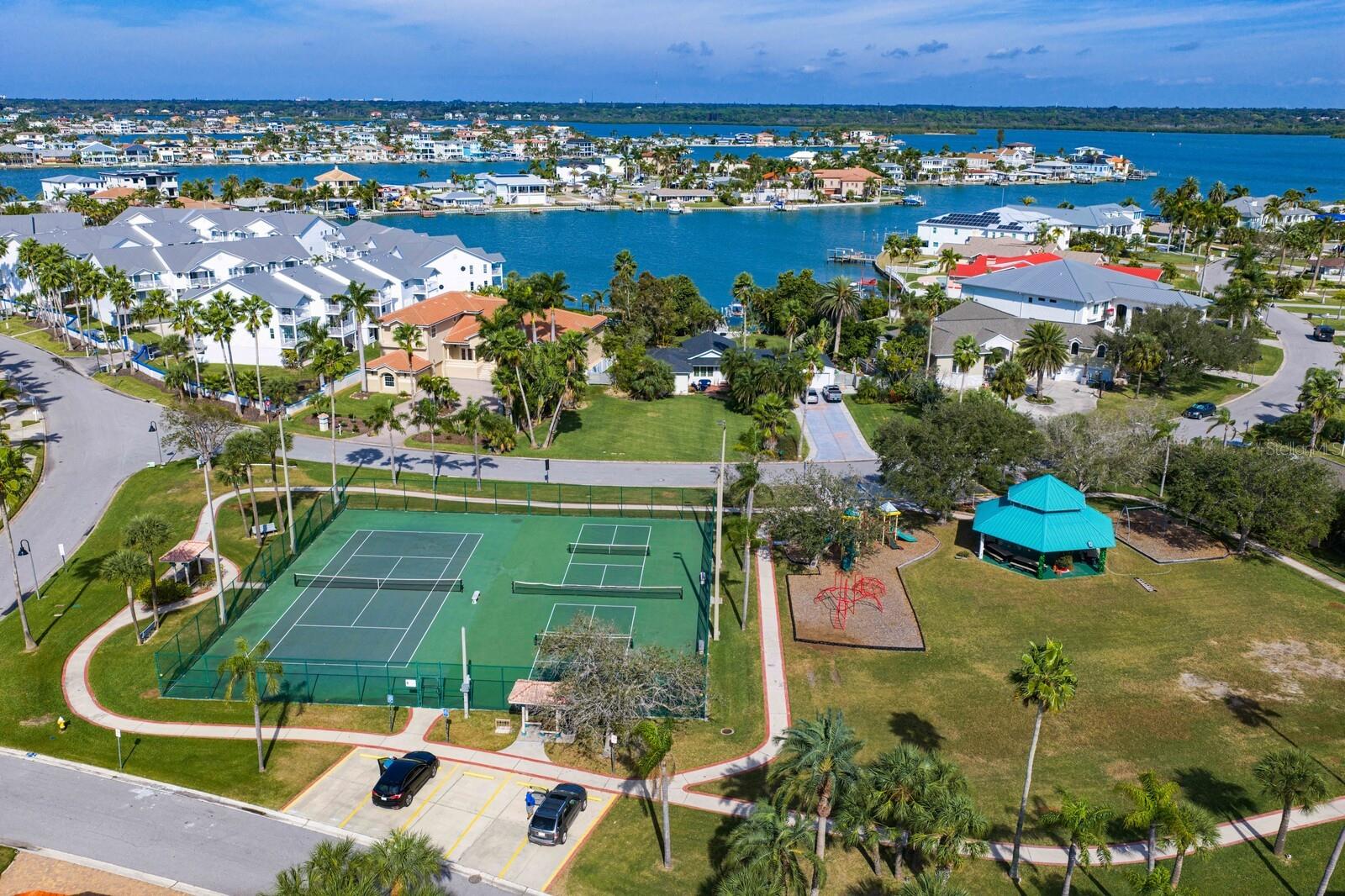 MARINERS LIGHT CONDO - Residential