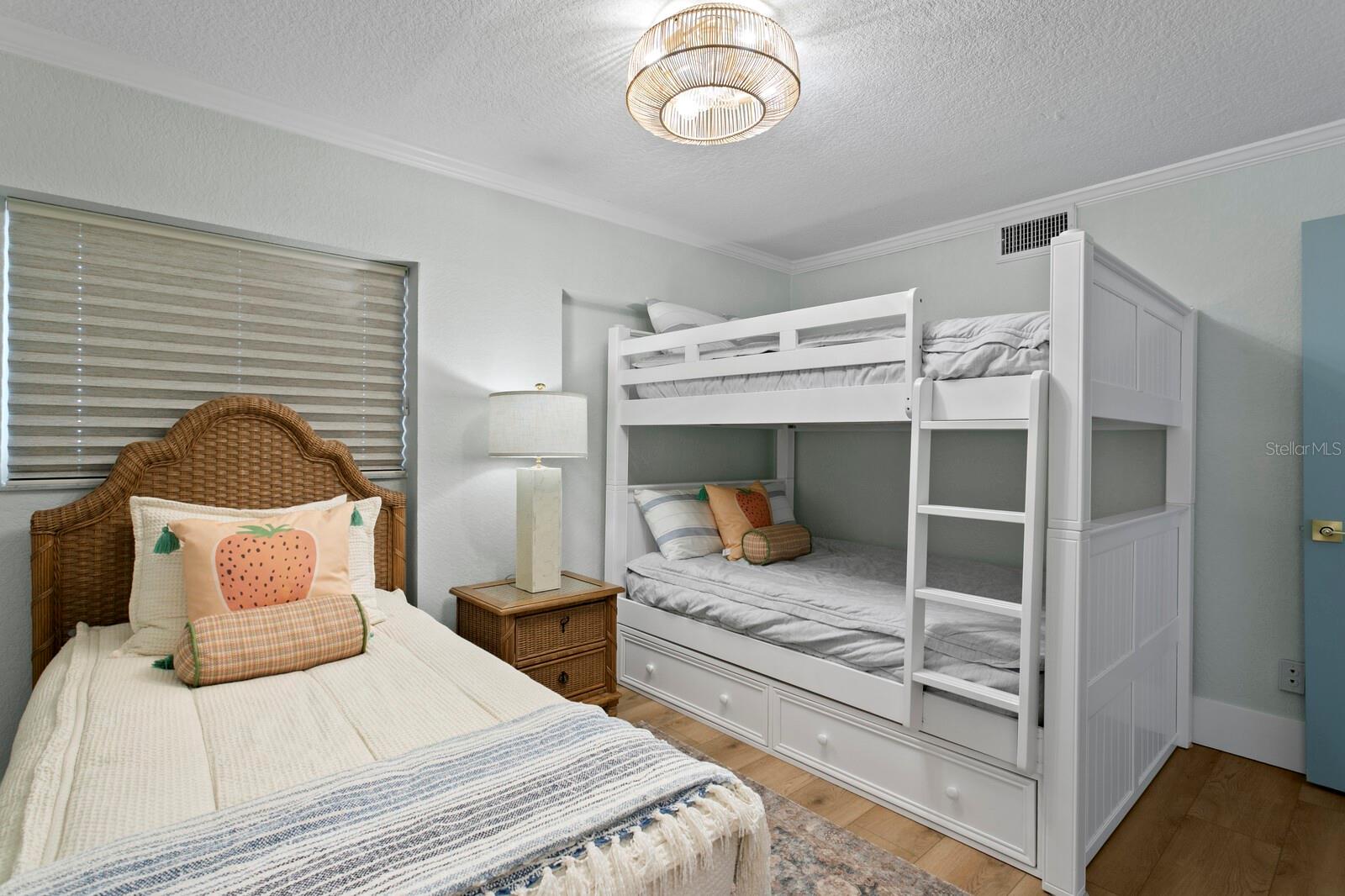 MARINERS LIGHT CONDO - Residential