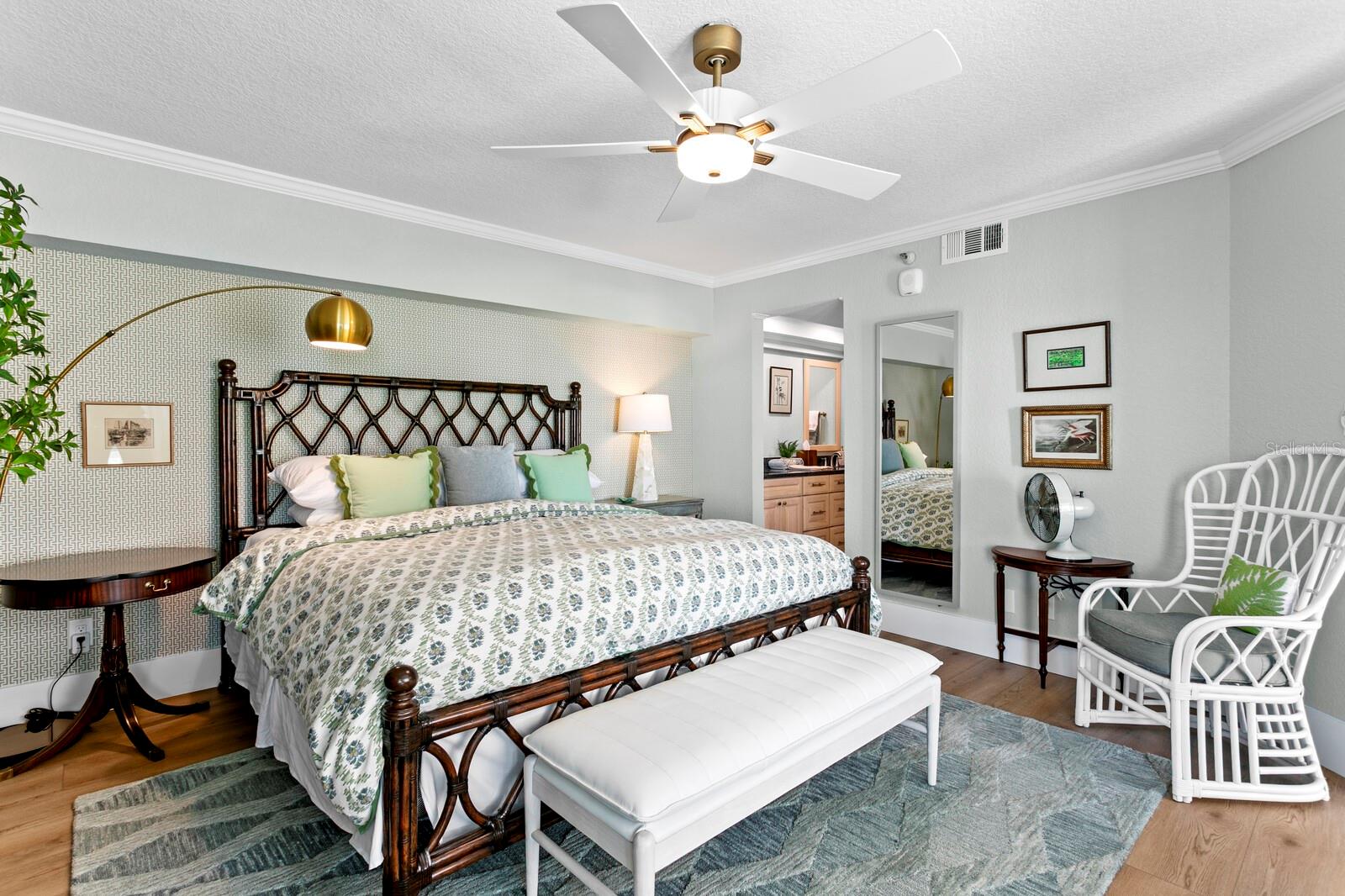 MARINERS LIGHT CONDO - Residential