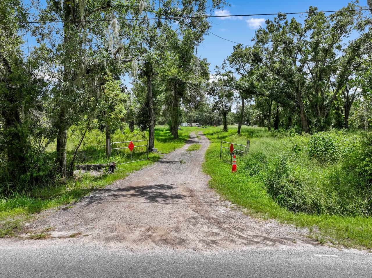 CALLING ALL OWNER-DEVELOPERS IN WIMAUMA!!! THIS PARCEL CAN CONNECT PUBLIC UTILITIES ON THE WEST LAKE ROAD!!!