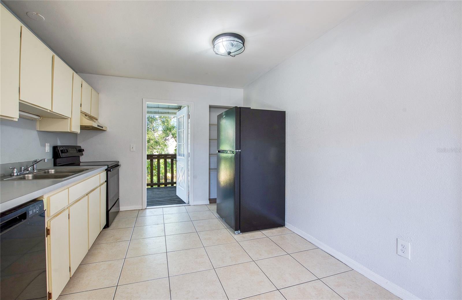 MANOR CONDO - Residential