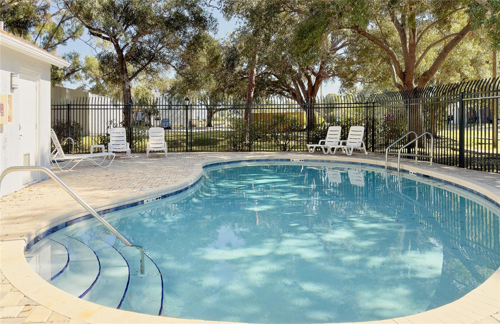 MANOR CONDO - Residential