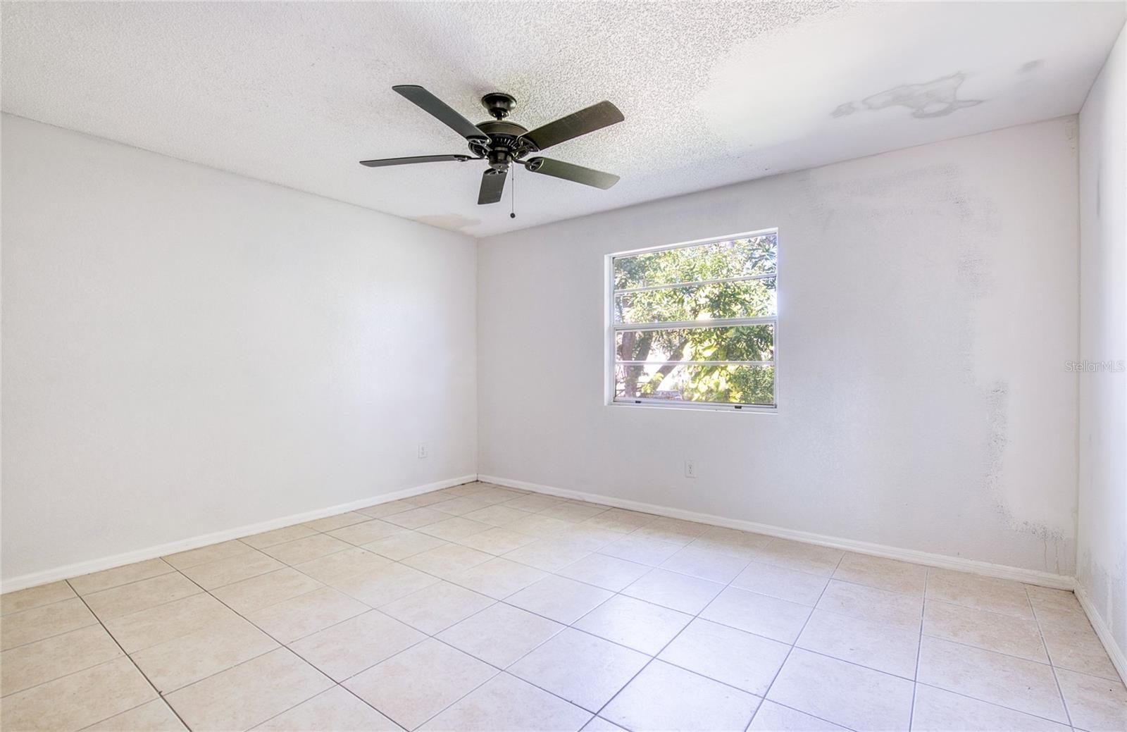 MANOR CONDO - Residential