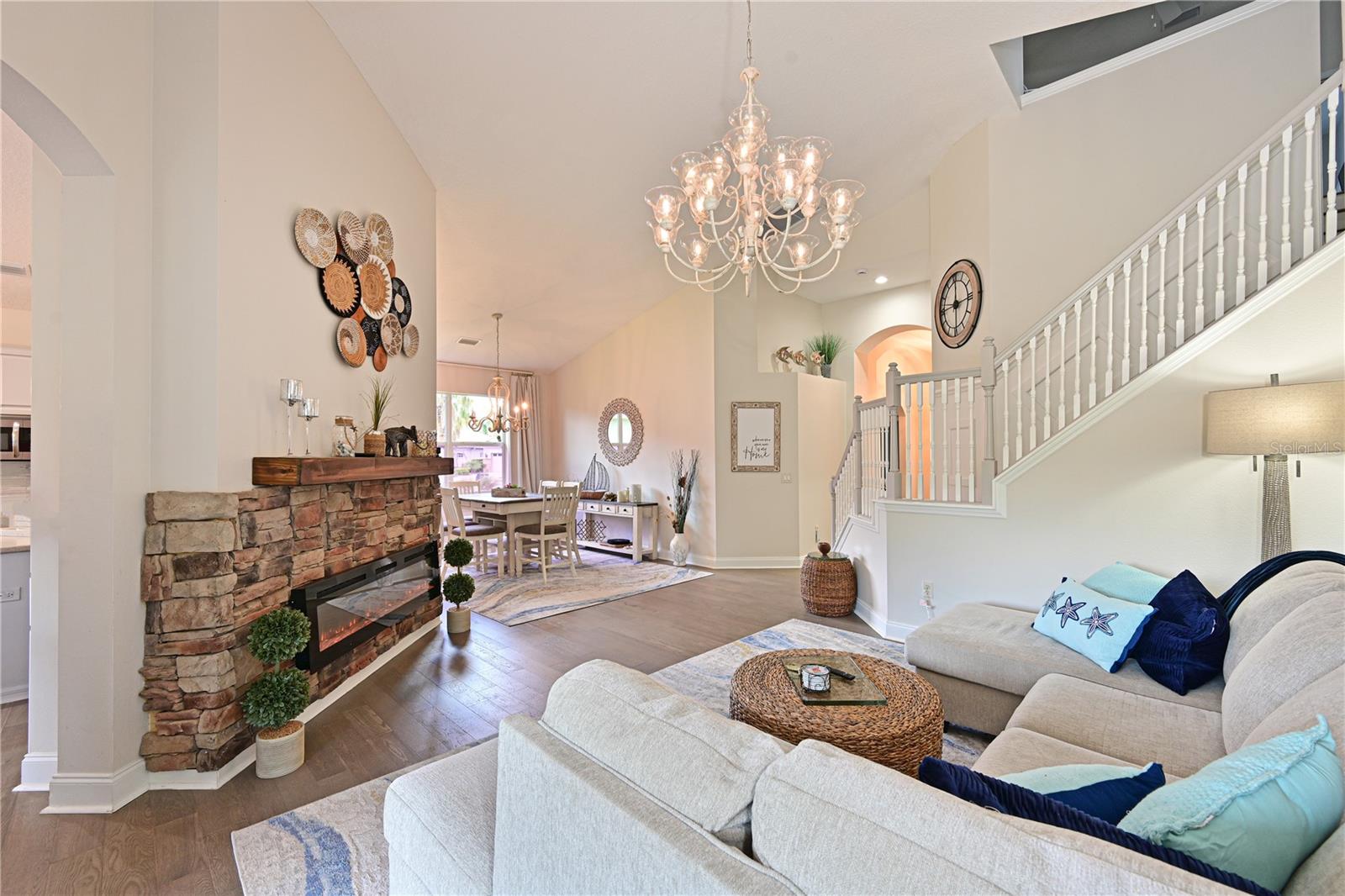 211 DAHLIA COURT