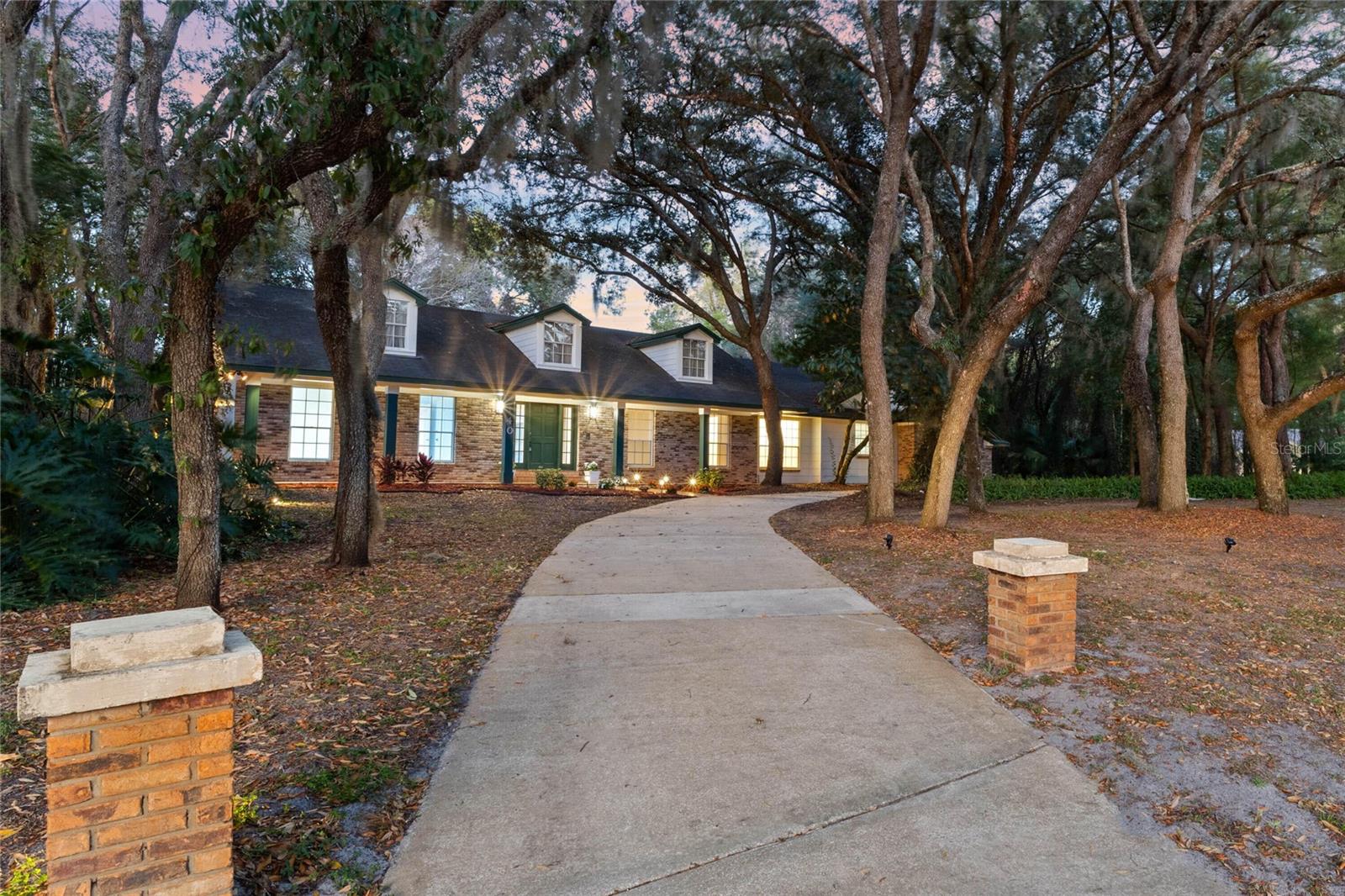 140 SWEET BAY CIRCLE