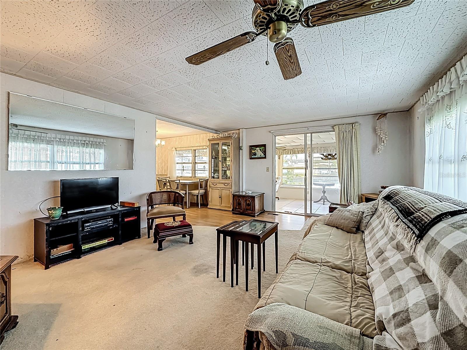 HOLIDAY SHORES MOBILE PARK UNREC - Residential