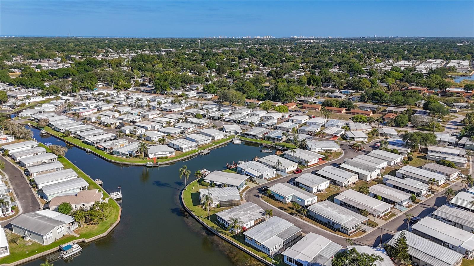 HOLIDAY SHORES MOBILE PARK UNREC - Residential