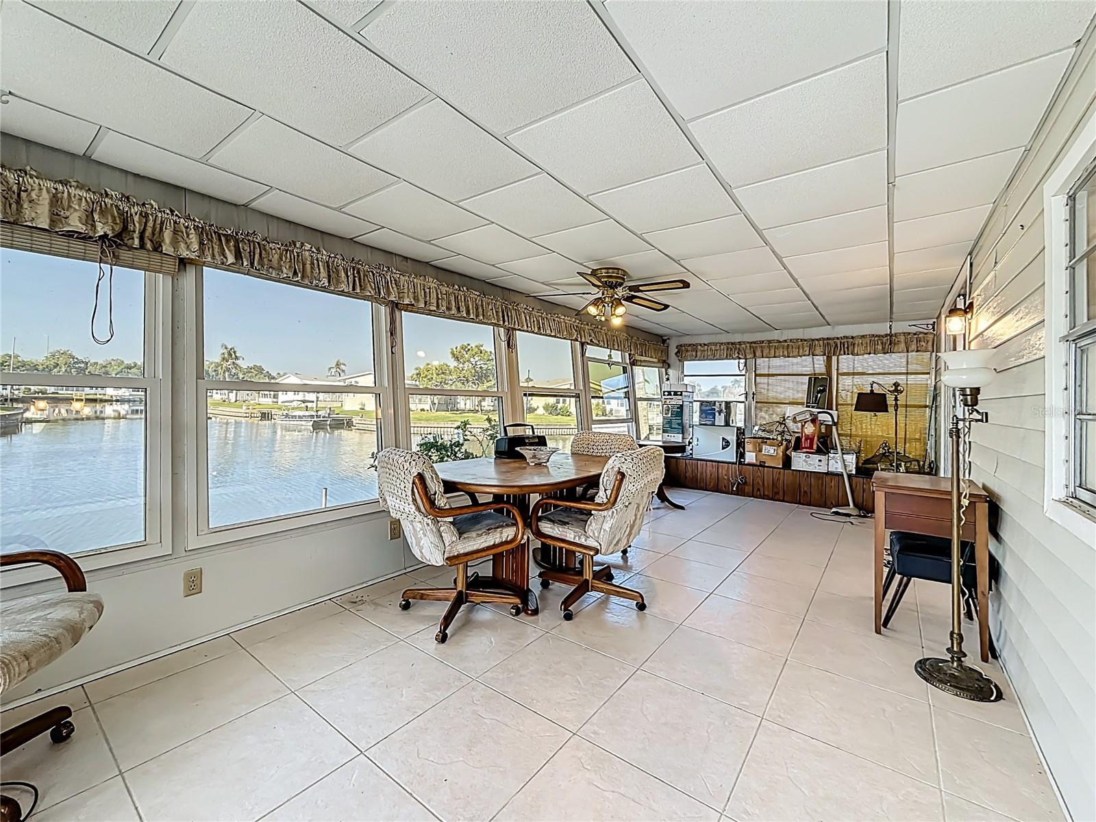 HOLIDAY SHORES MOBILE PARK UNREC - Residential