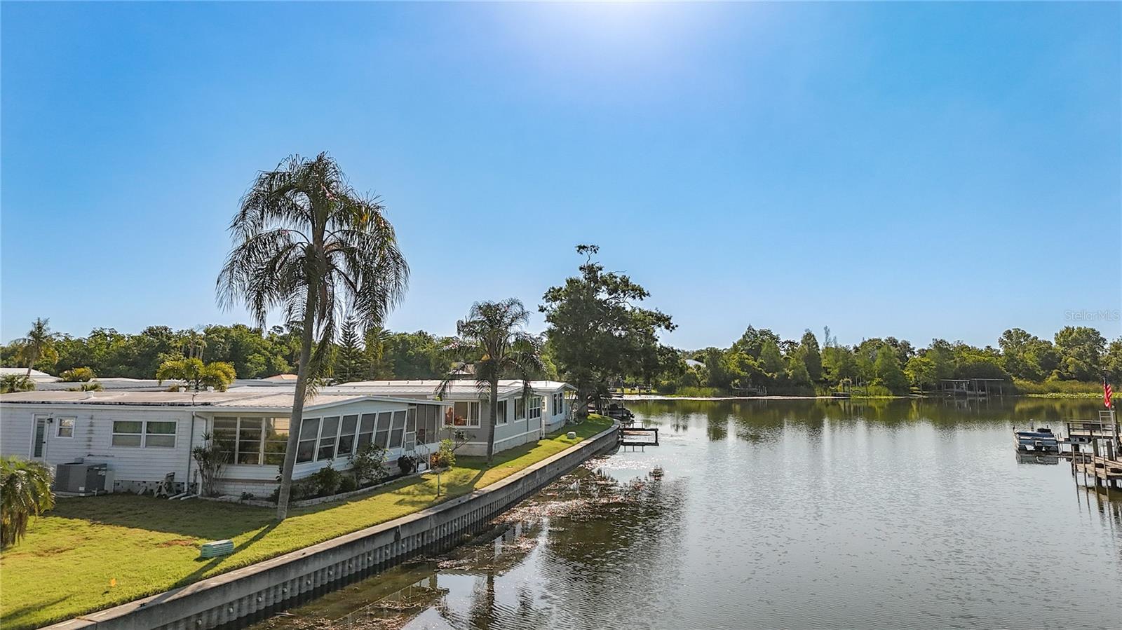 HOLIDAY SHORES MOBILE PARK UNREC - Residential