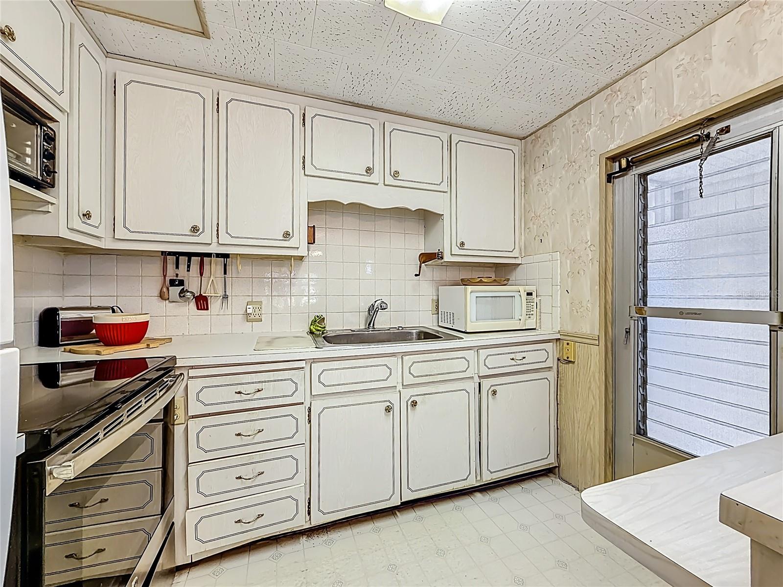 HOLIDAY SHORES MOBILE PARK UNREC - Residential