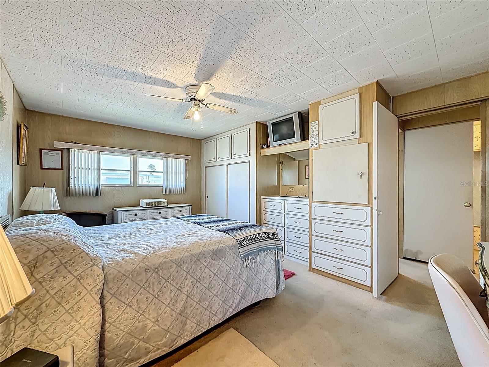 HOLIDAY SHORES MOBILE PARK UNREC - Residential