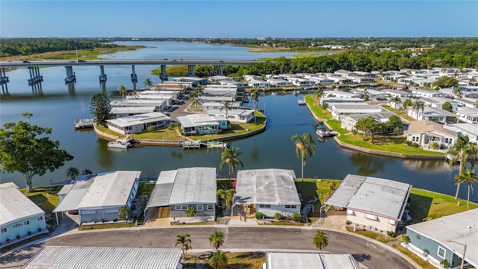 HOLIDAY SHORES MOBILE PARK UNREC - Residential