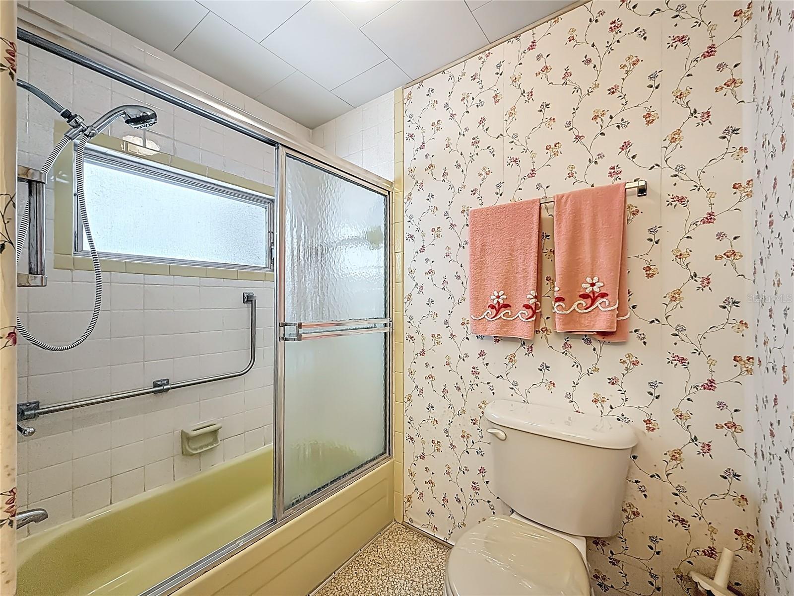 HOLIDAY SHORES MOBILE PARK UNREC - Residential