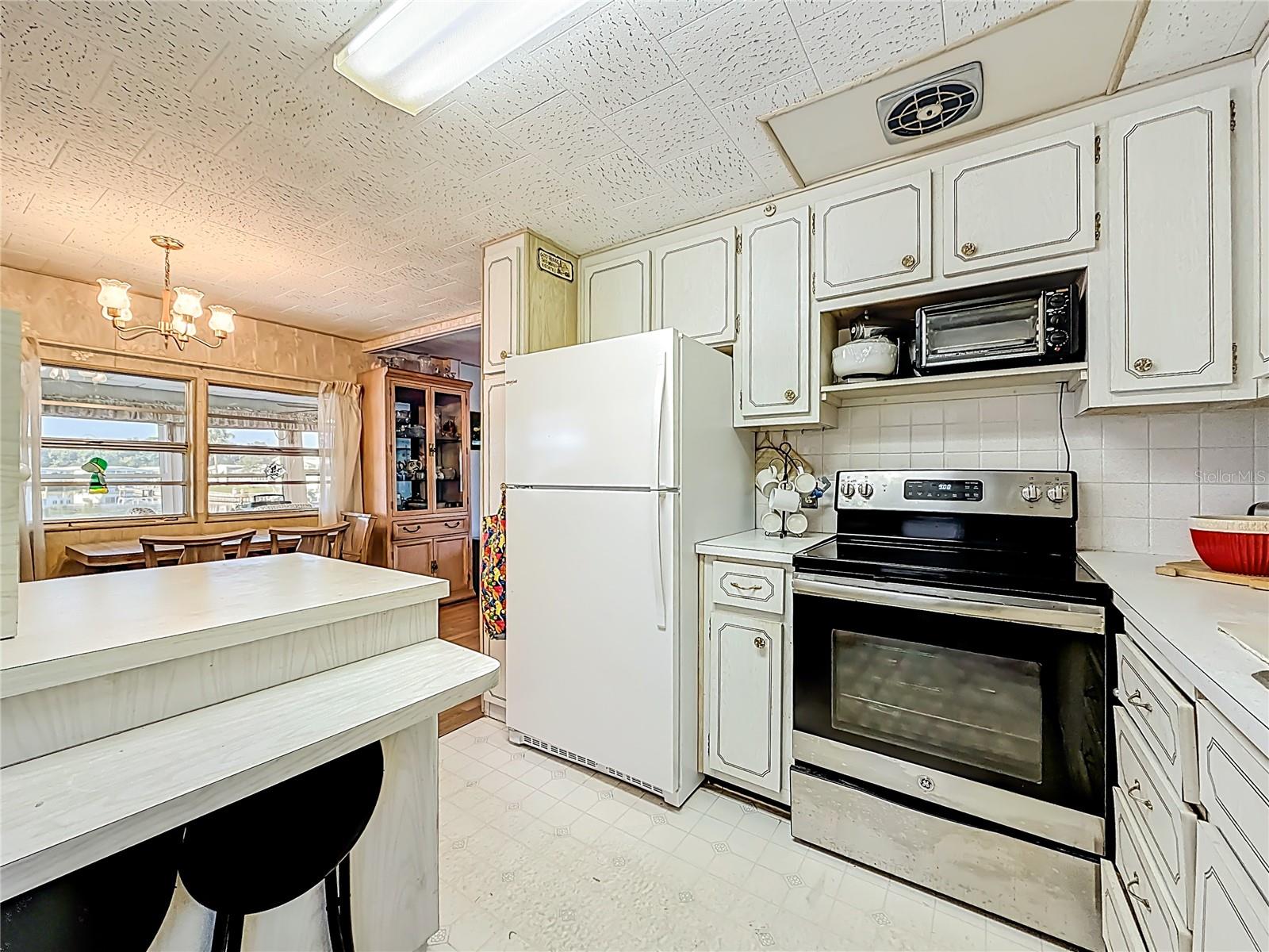 HOLIDAY SHORES MOBILE PARK UNREC - Residential