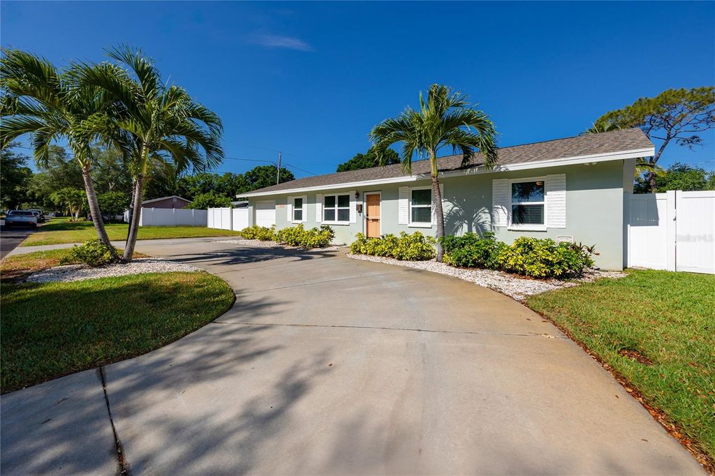 Photo of 4550 3rd Street N, St Petersburg, FL 33703 (MLS # TB8503077)