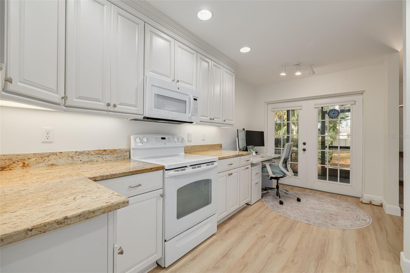 EAGLE CHASE - Residential