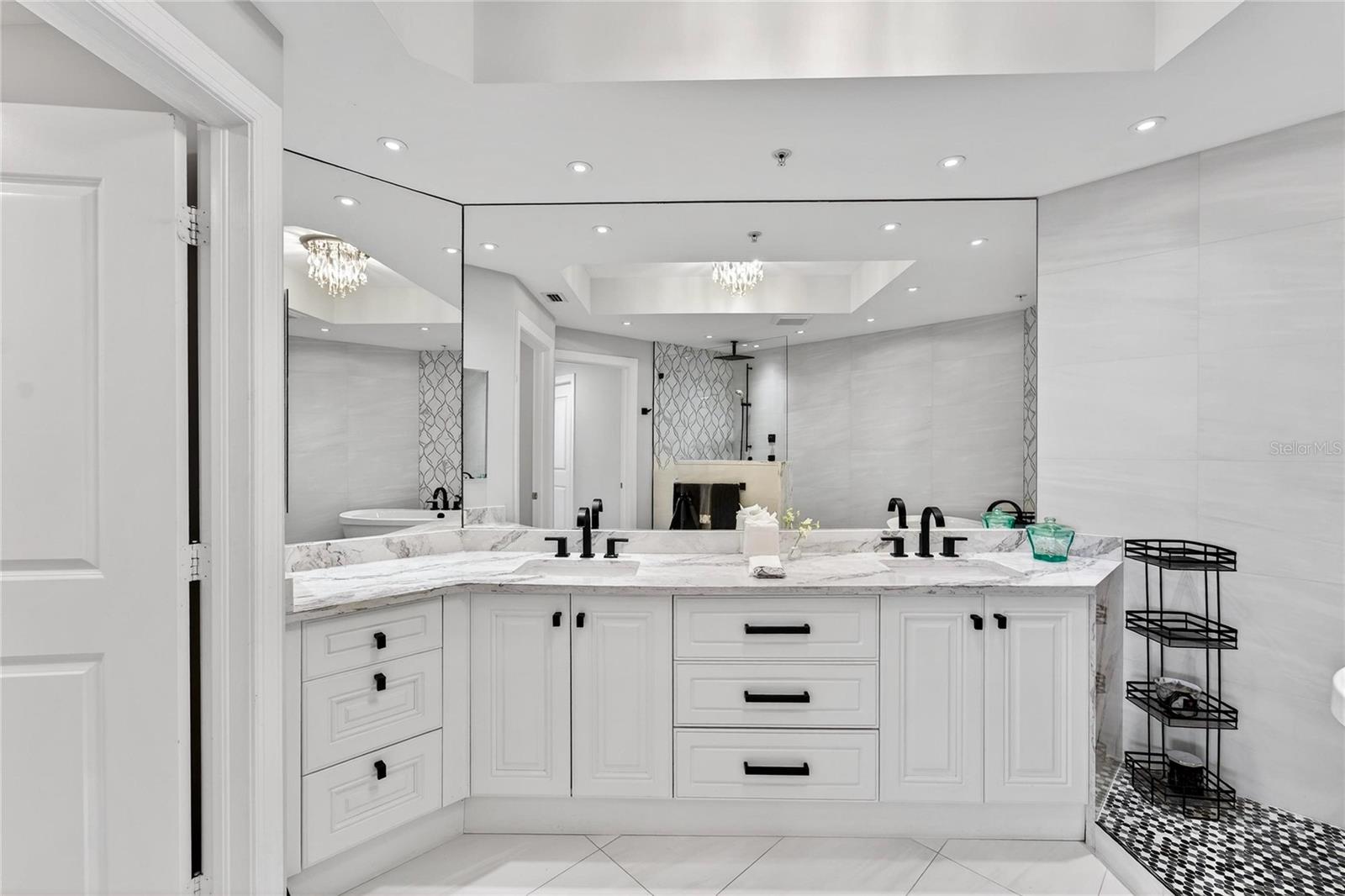 CASTILLO AT WESTSHORE YACHT CL - Residential