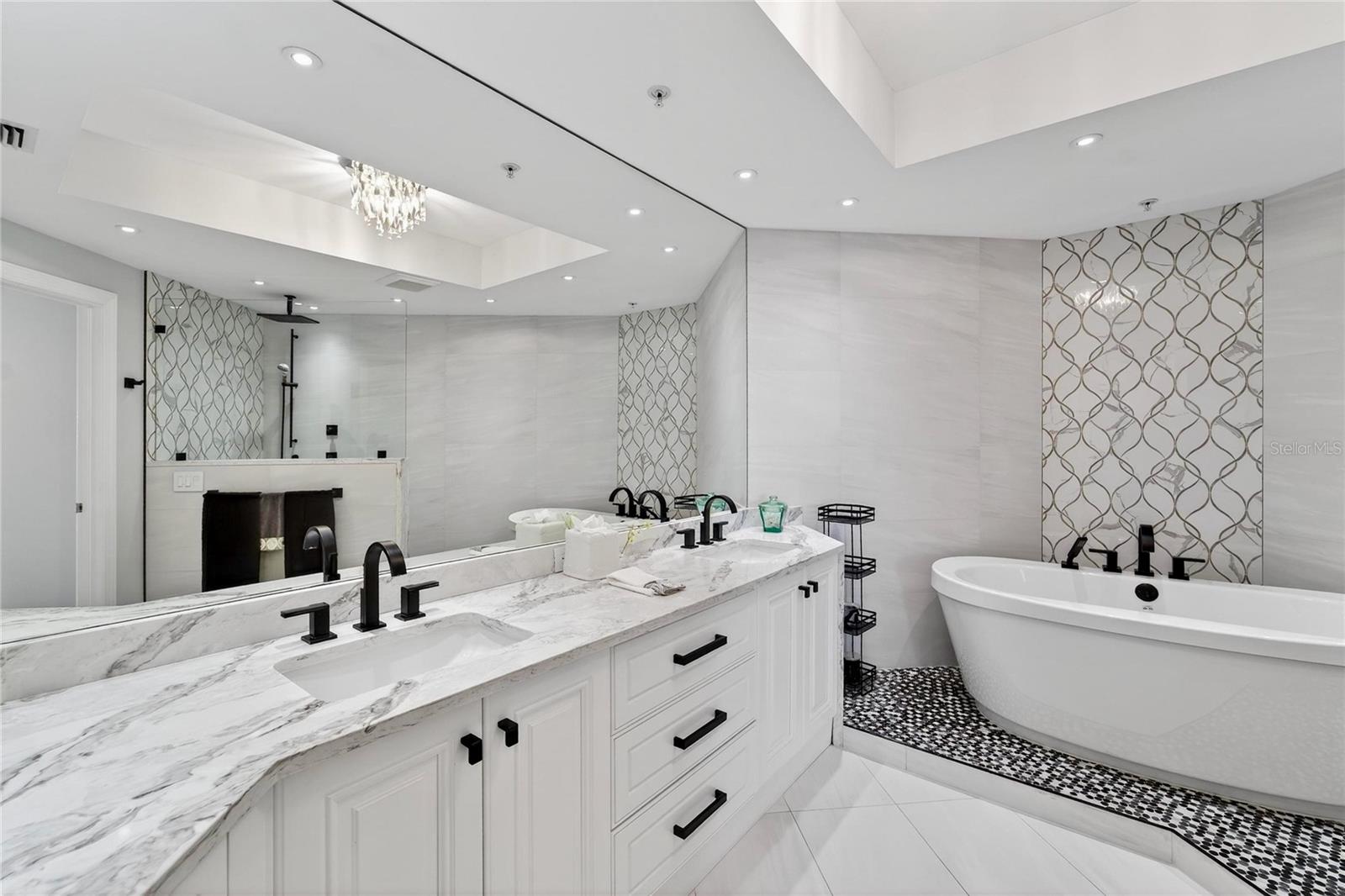 CASTILLO AT WESTSHORE YACHT CL - Residential