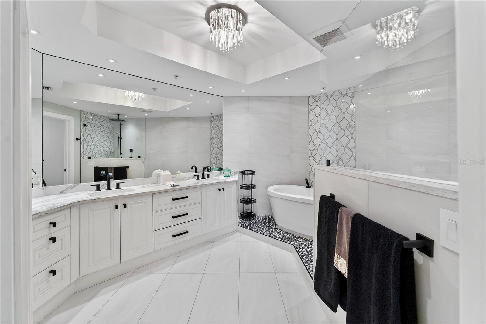 CASTILLO AT WESTSHORE YACHT CL - Residential