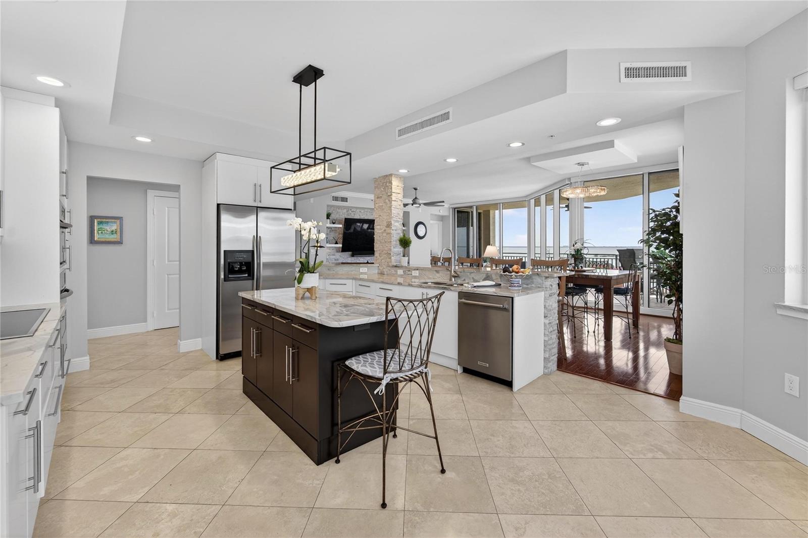 CASTILLO AT WESTSHORE YACHT CL - Residential