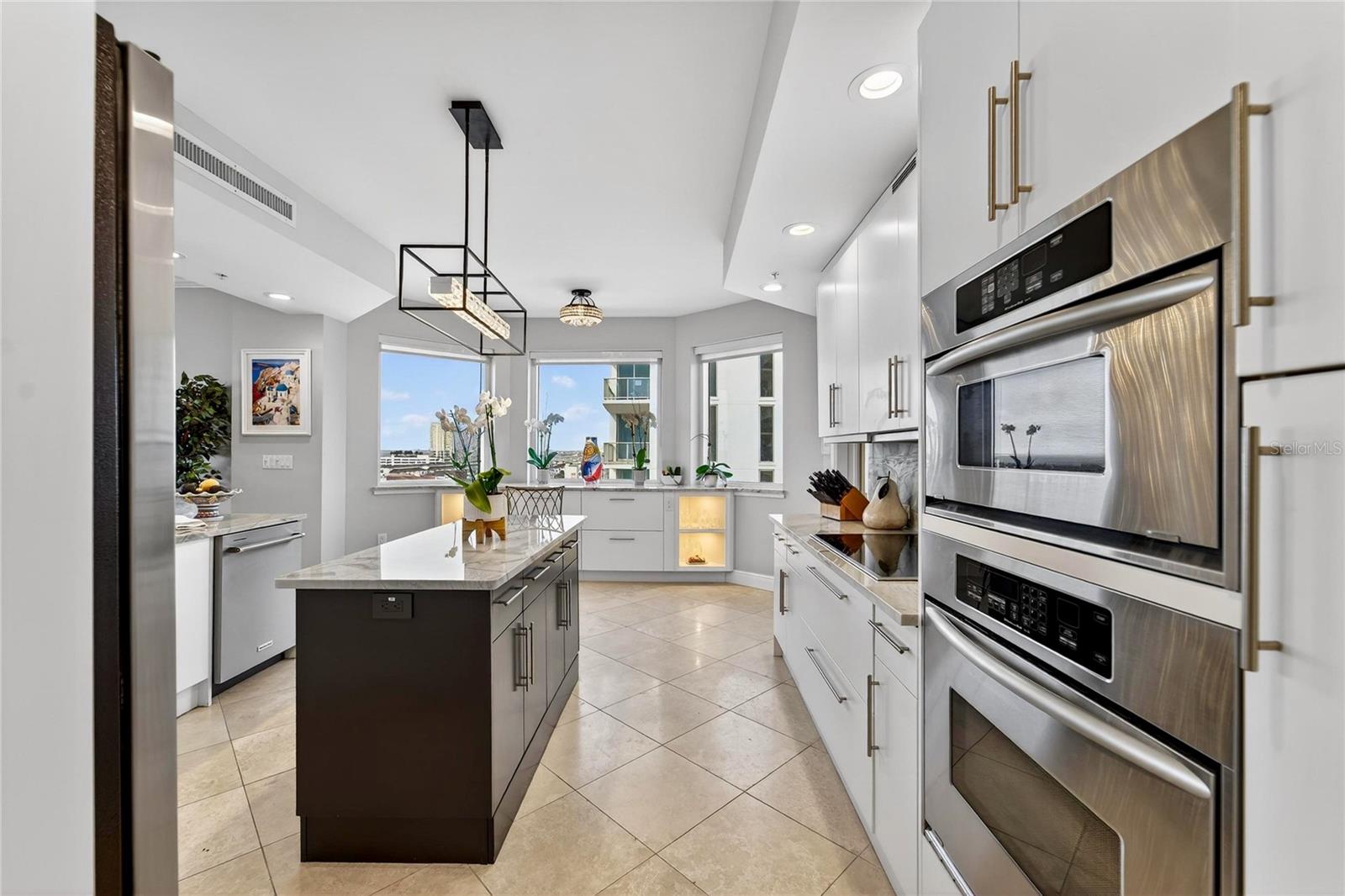 CASTILLO AT WESTSHORE YACHT CL - Residential