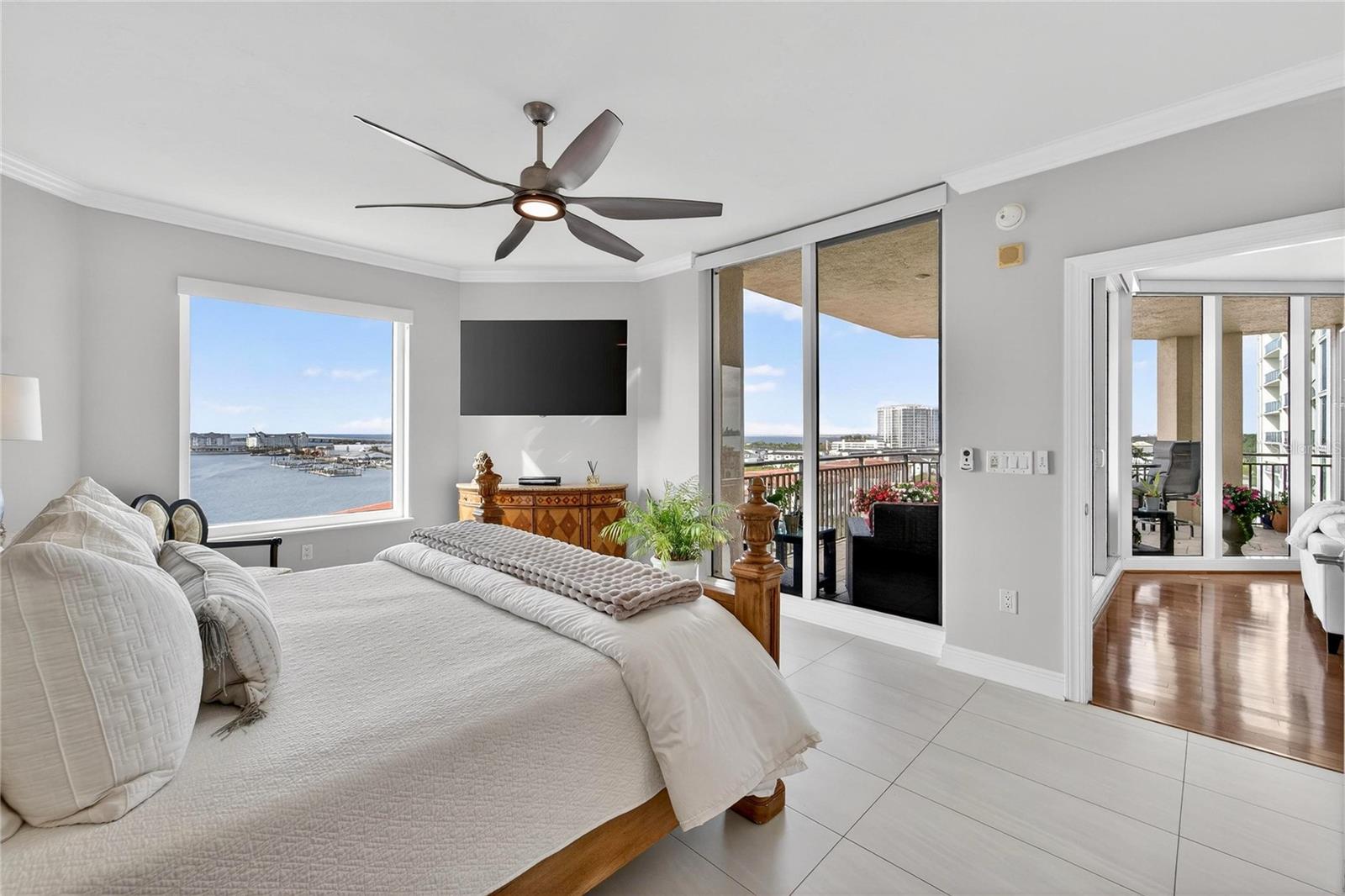 CASTILLO AT WESTSHORE YACHT CL - Residential