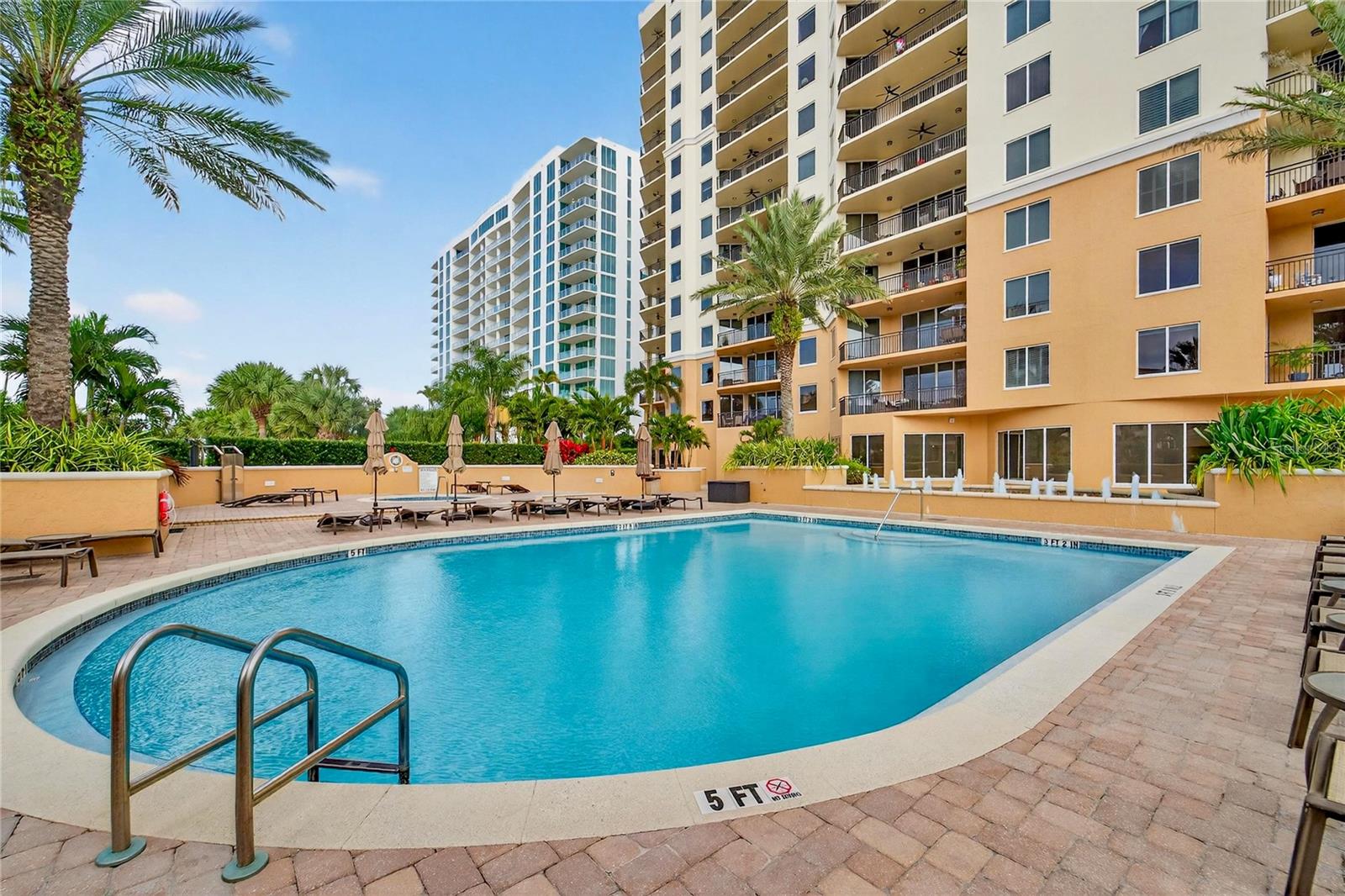 CASTILLO AT WESTSHORE YACHT CL - Residential