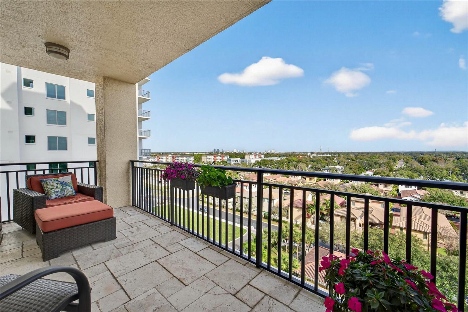 CASTILLO AT WESTSHORE YACHT CL - Residential